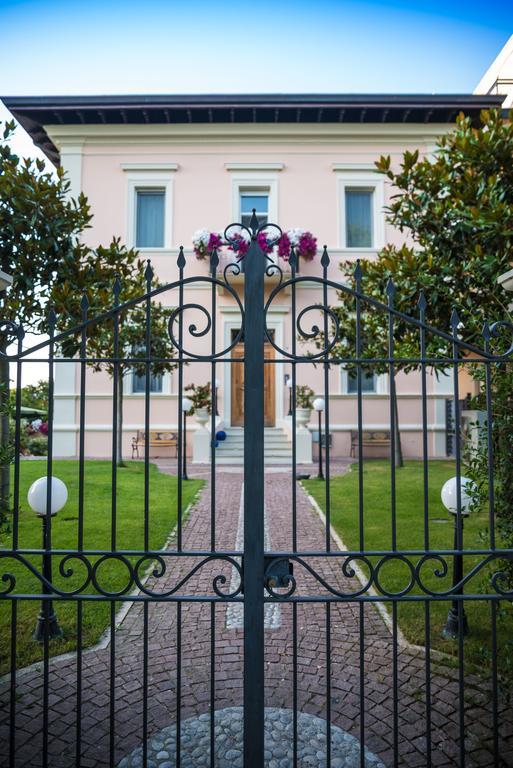 Villa Fiorita Cattolica Extérieur photo