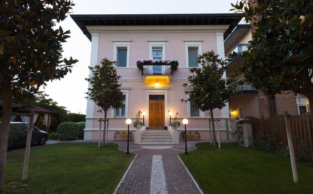 Villa Fiorita Cattolica Extérieur photo